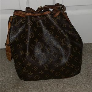LOUIS VUITTON Monogram Petit Noe